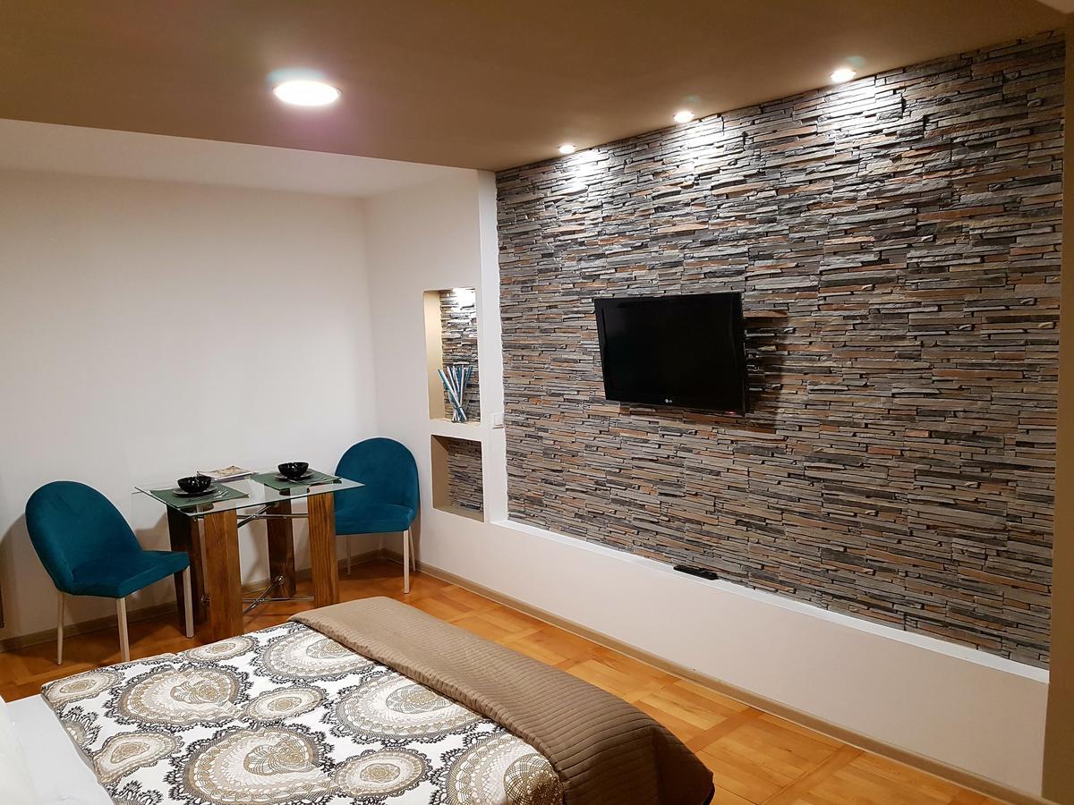 Woodstone Apartment Ploieşti Extérieur photo