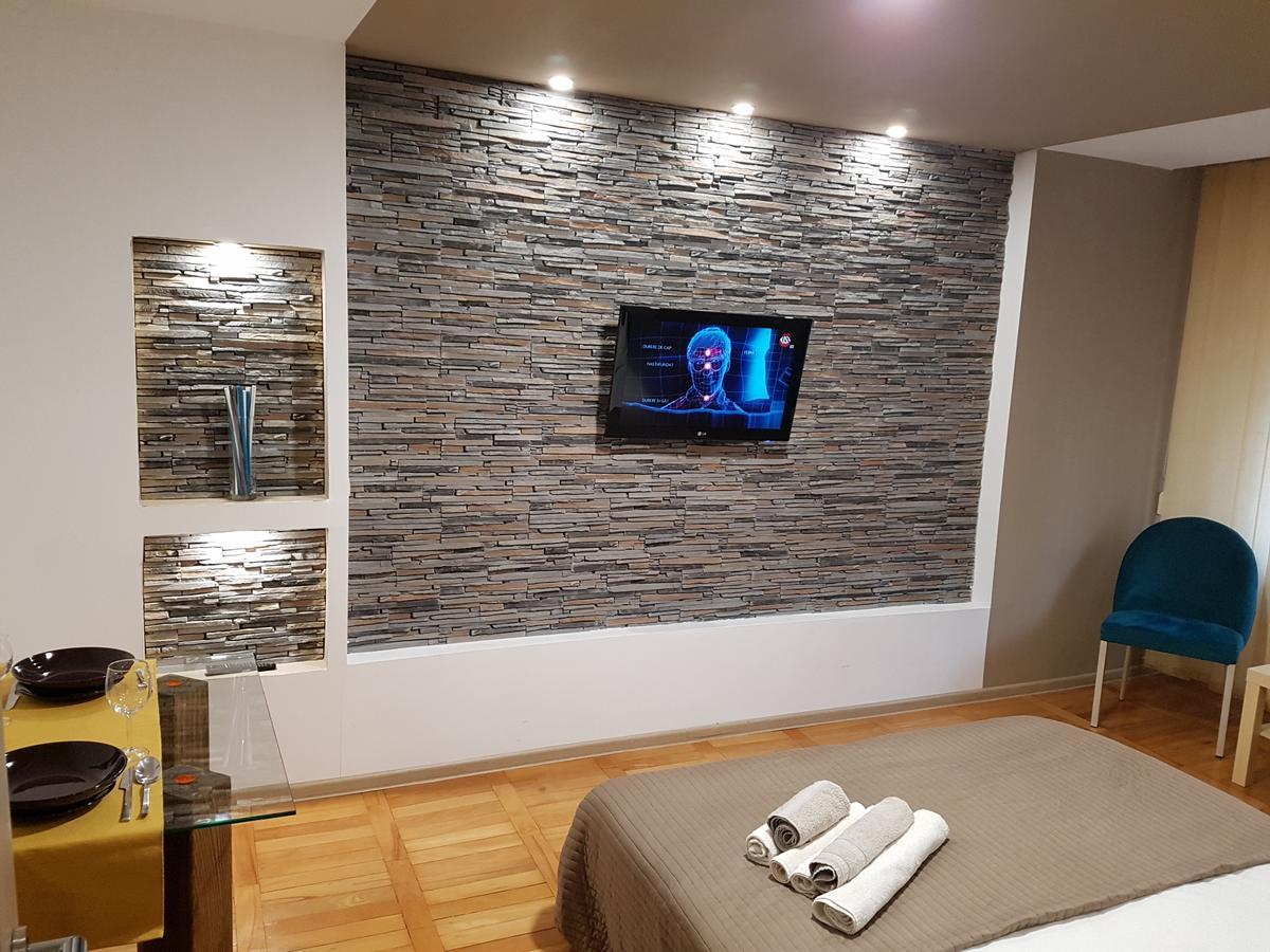 Woodstone Apartment Ploieşti Extérieur photo