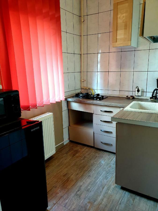 Woodstone Apartment Ploieşti Extérieur photo